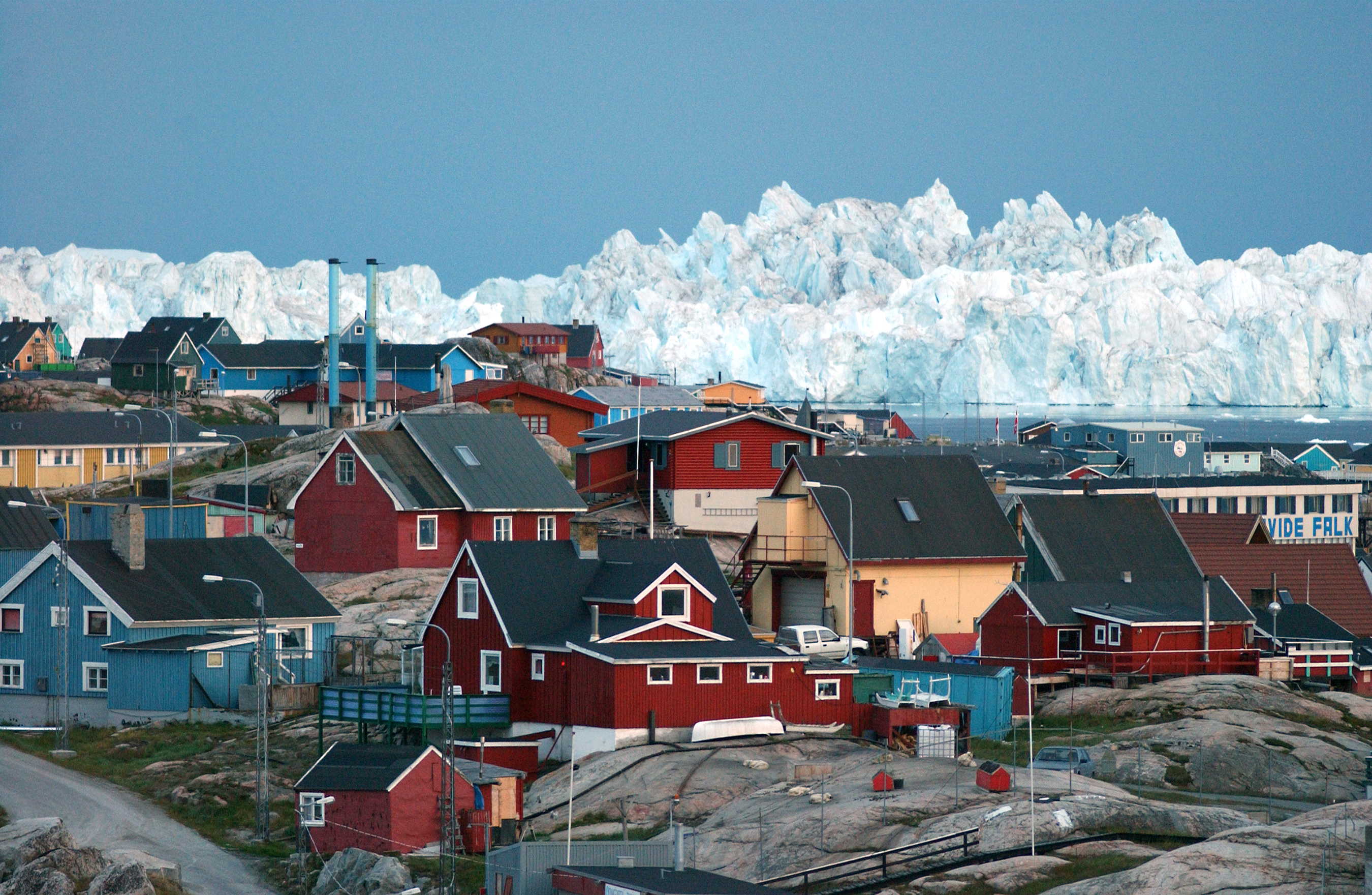 Какая территория гренландии. Ледниковый Фьорд Илулиссат Гренландия. Ледниковый Фьорд Илулиссат Северная Америка. Нуук Гренландия.